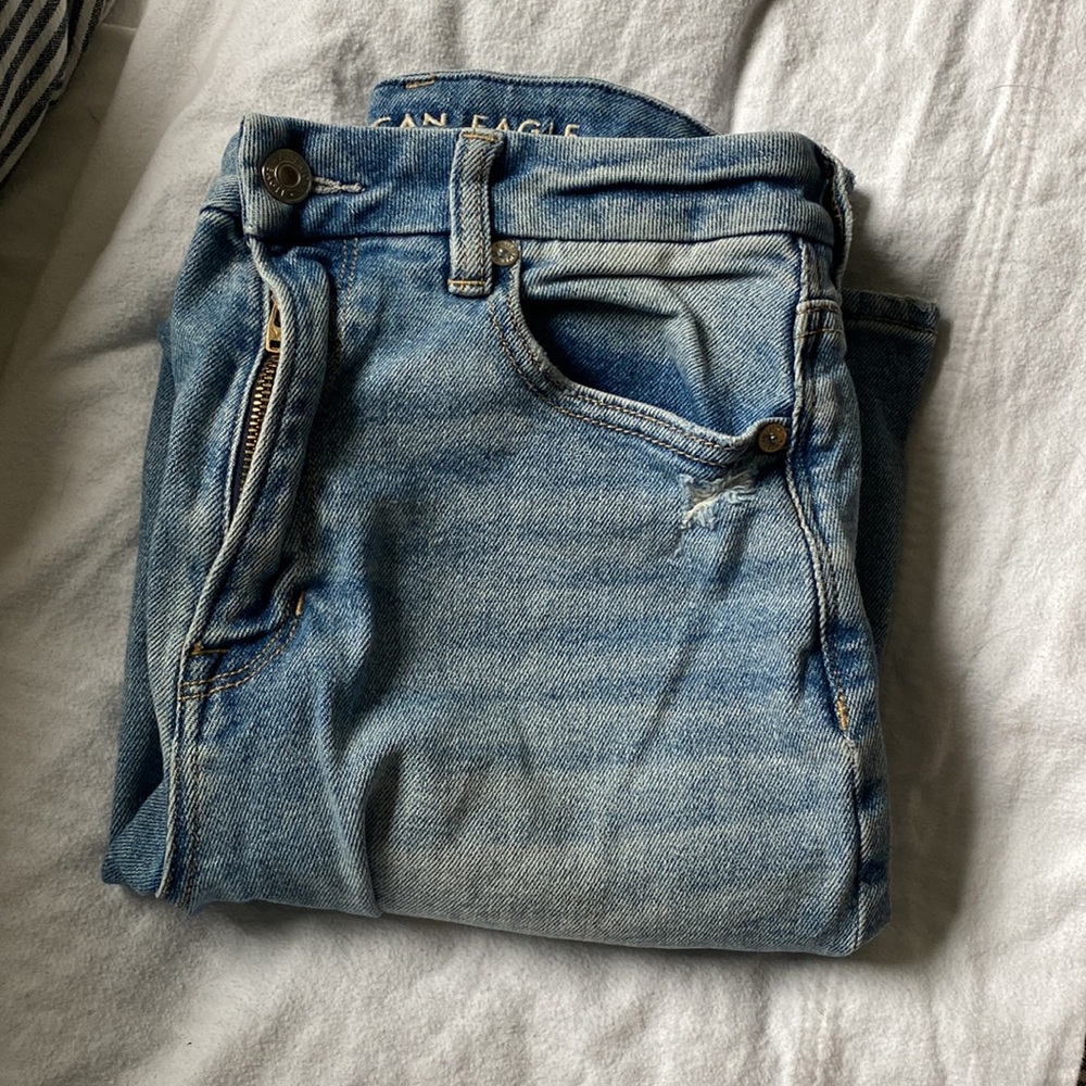 AE Curvy Mom Jean Size 6